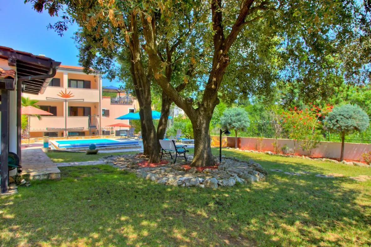 Apartment Villa Dolce Vita Premantura 0*,